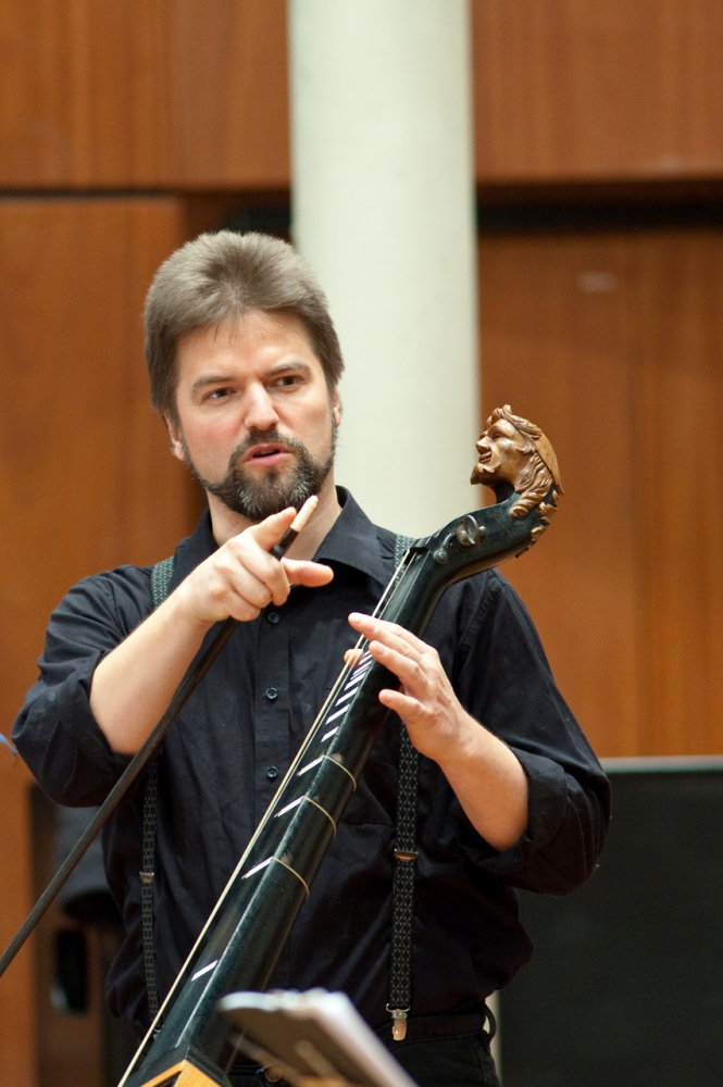 Thilo Hirsch mit Tromba marina Thilo Hirsch mit Tromba marina